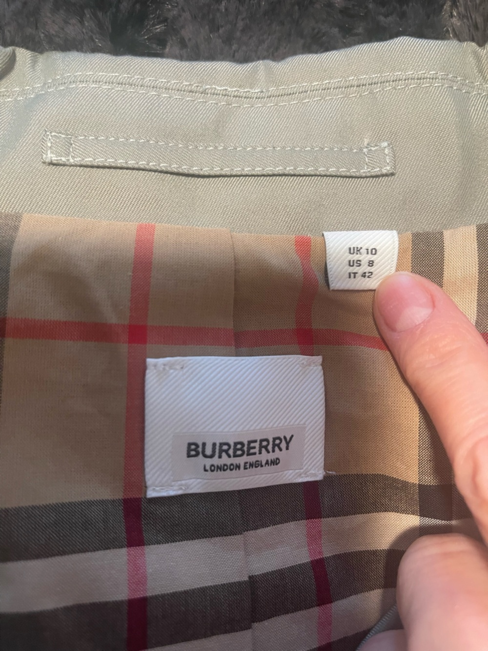 Burberry Olive Green Short Double-Breasted Trench Jacket - Picture 3 of 4